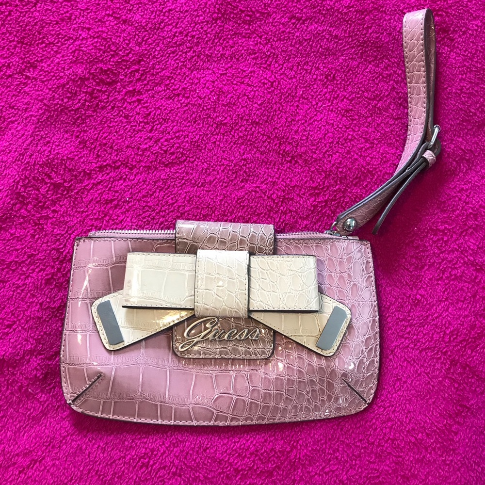 Guess wristlet pink